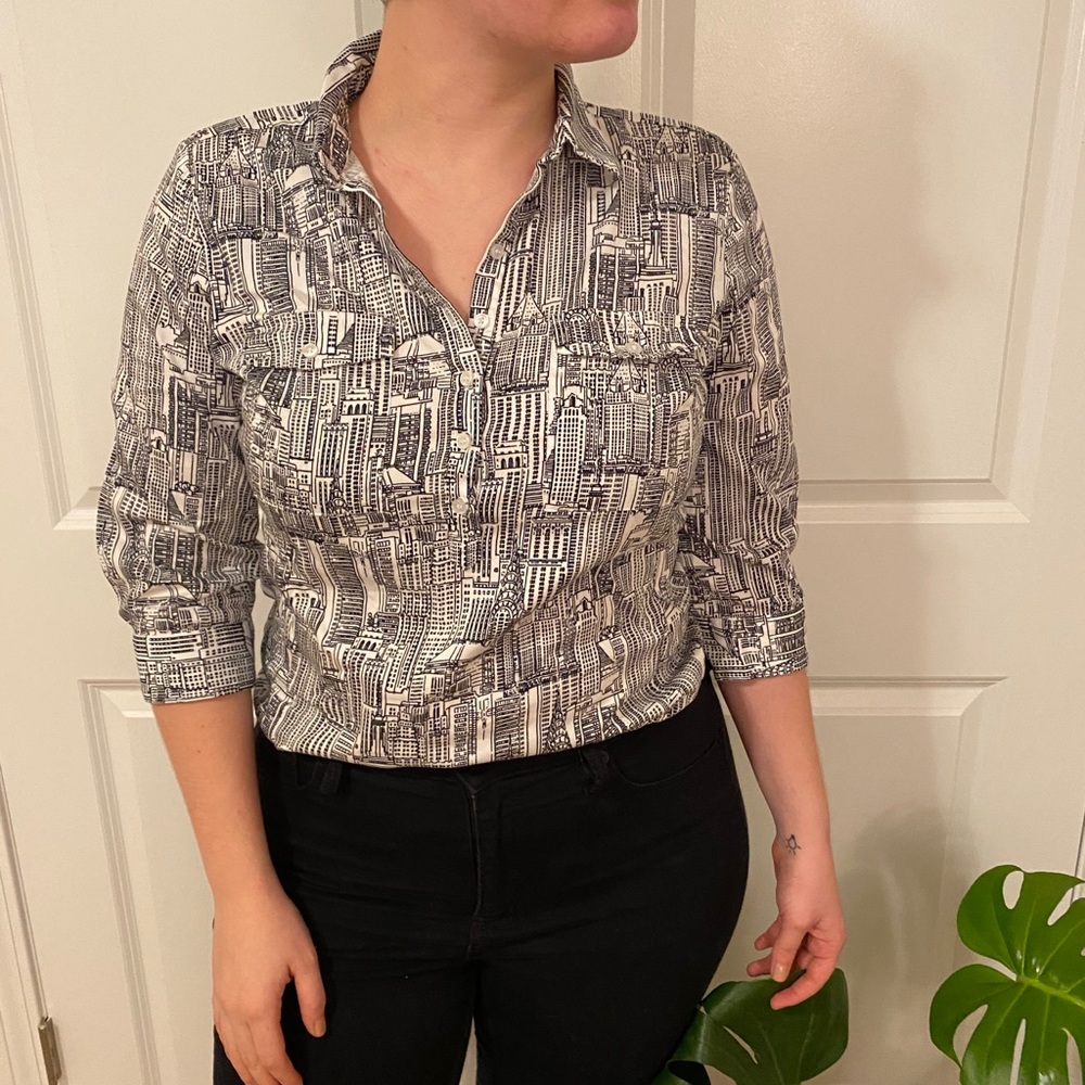 Patterned Half-button Blouse - Picture 3 of 4